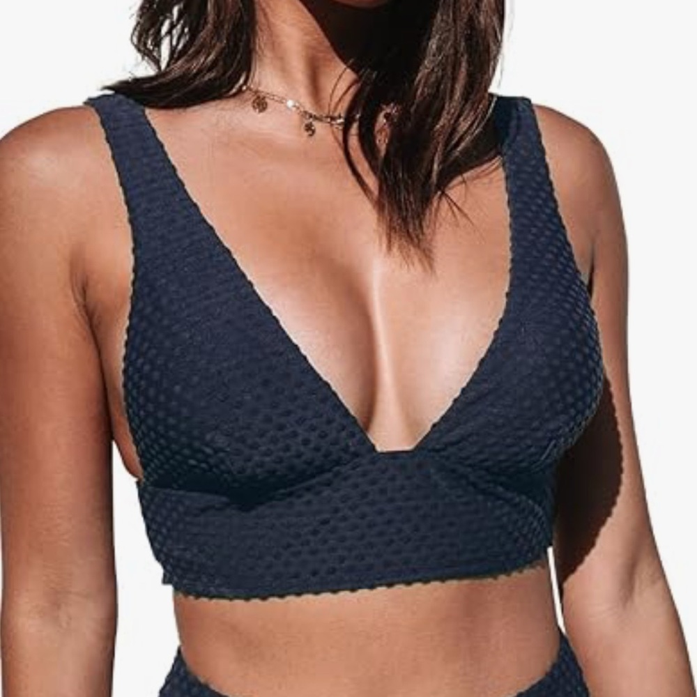 EUC- Cupshe Deep-V Neck Bikini Top